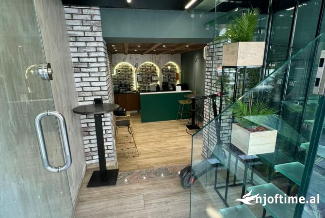 Ambiente Commerciale in Affitto 3+1 a Tirana - 2,500 Euro