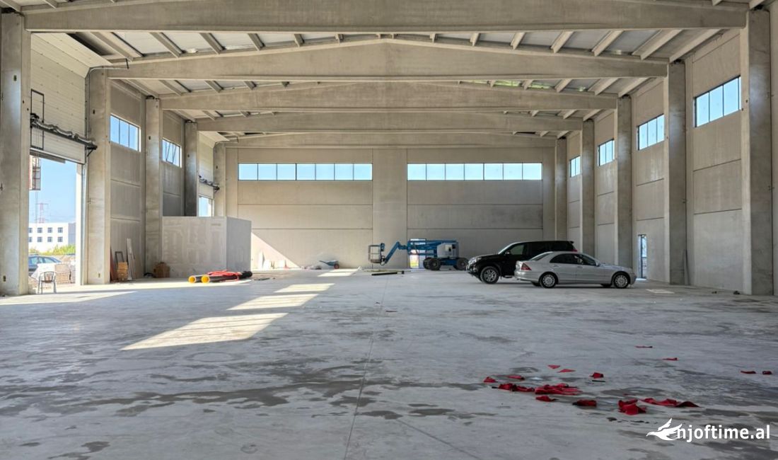 📢Jepet Kapanon Industrial me Qira ne Rrugen Aeroport-Rinas🔑*