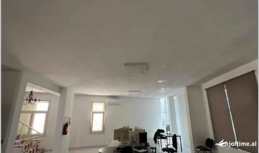 ✨Jepet me Qira Ambient Biznesi 350m2,ne Laprak