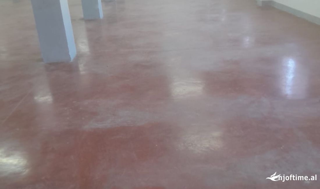 📢Jepet Magazine me Qira Prane Spitalit Amerikan 3. Sip:500 m2🔑