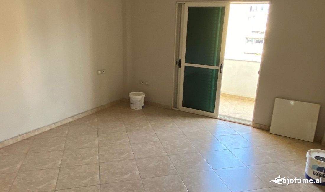 📢Jepet Ambient Biznesi me Qira per Zyra mbi Komunen e Parisit,Sip:250 m2🔑