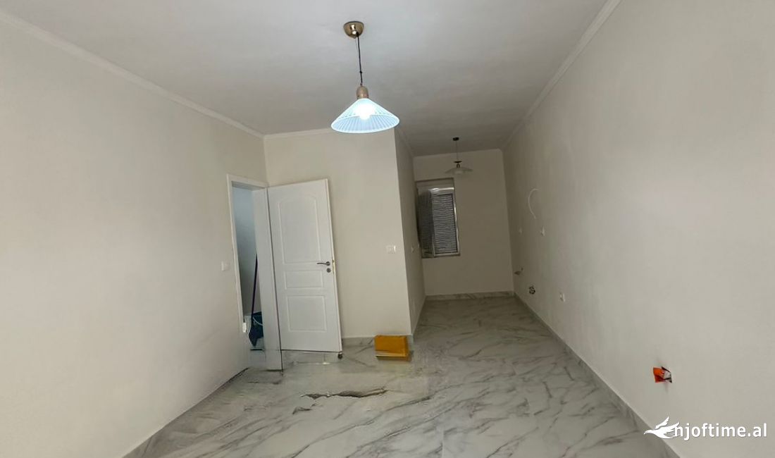 ✨Zyre me Qira ne Tiranen e Re 🏢✨