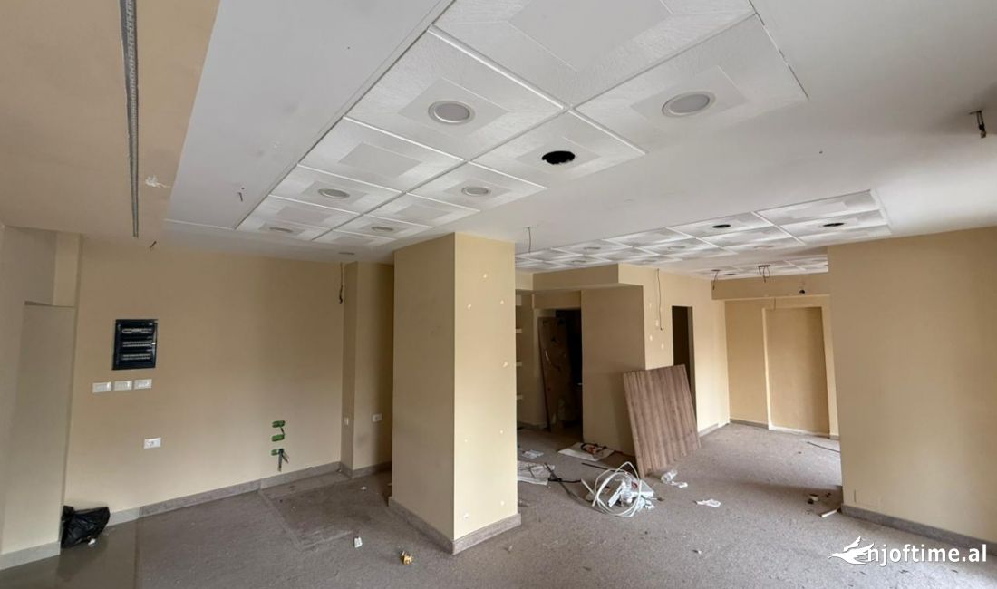 📢Shitet Ambient Biznesi tek Shallvaret me Sip:100 m2🔑