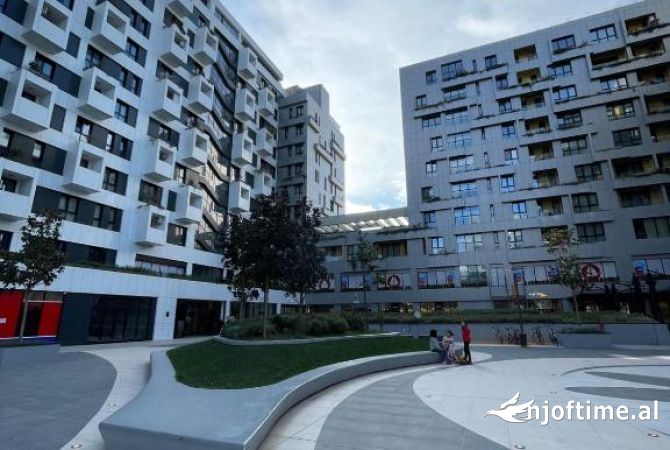 Ambiente Commerciale in Affitto 3+1 a Tirana - 1,300 Euro