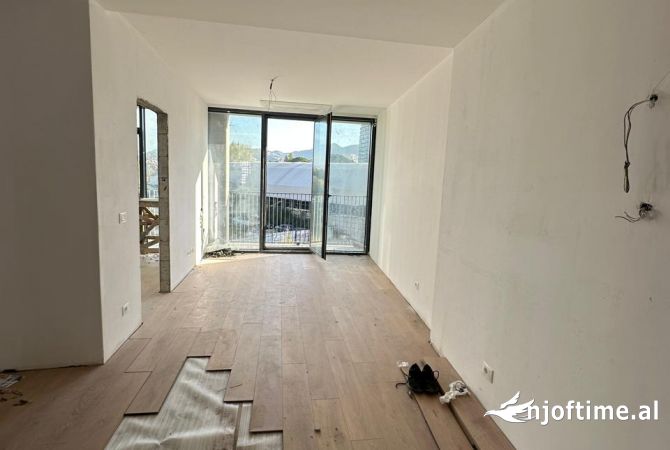 Ambiente Commerciale in Affitto 3+1 a Tirana - 750 Euro