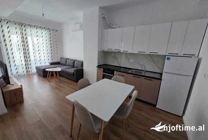 Shtepi me qera Apartament ne Tirane, 1+1, Mobilimi E mobiluar, Pagesa 400  Euro.