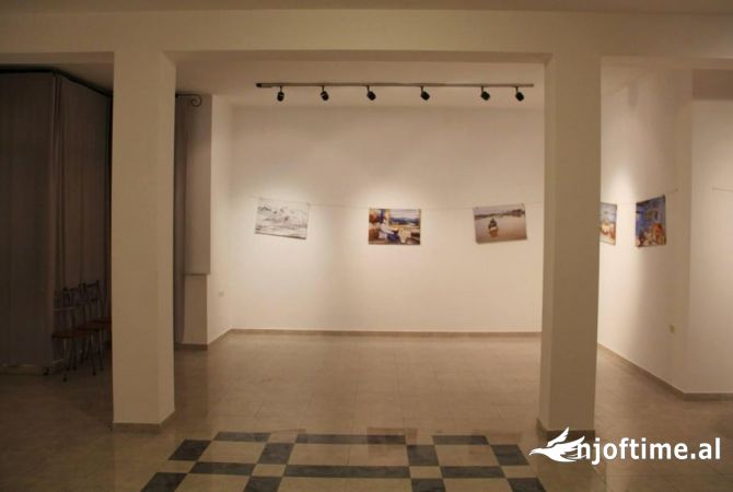 Ambiente Commerciale in Affitto 3+1 a Tirana - 500 Euro