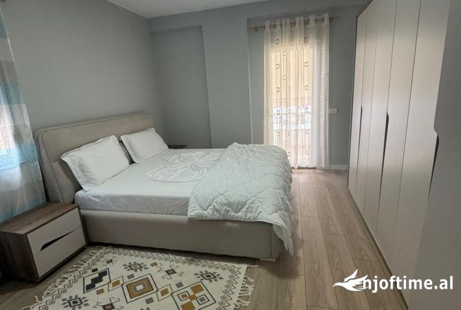 Shtepi me qera Apartament ne Tirane, 2+1, Mobilimi E mobiluar, Pagesa 500  Euro.