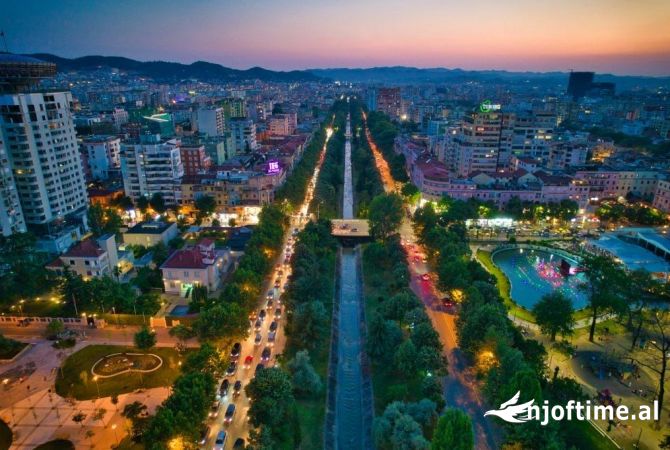 Ambiente Commerciale in Affitto 1+1 a Tirana - 400 Euro