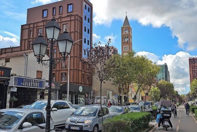 Business Property in Sale 3+1 in Tirana - 2,400,000 Euro