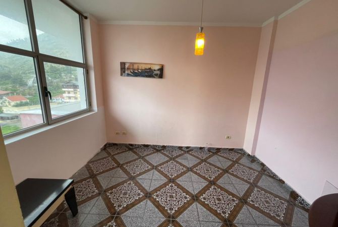 Shtepi ne shitje Apartament ne Lezhe, 2+1, Mobilimi E mobiluar, Pagesa 74,000  Euro.