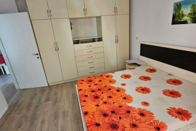 Shtepi ne shitje Apartament ne Tirane, 2+1, Mobilimi E mobiluar, Pagesa 120,000  Euro.