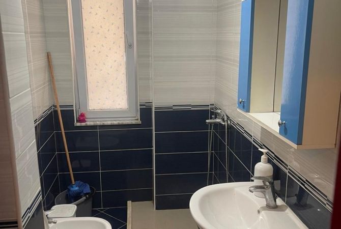 Shtepi me qera Apartament ne Tirane, 1+1, Mobilimi E mobiluar, Pagesa 400  Euro.