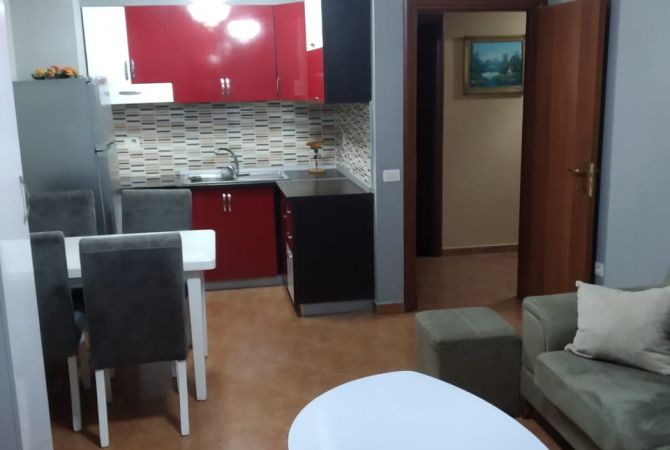 Shtepi me qera Apartament ne Tirane, 2+1, Mobilimi E mobiluar, Pagesa 450  Euro.