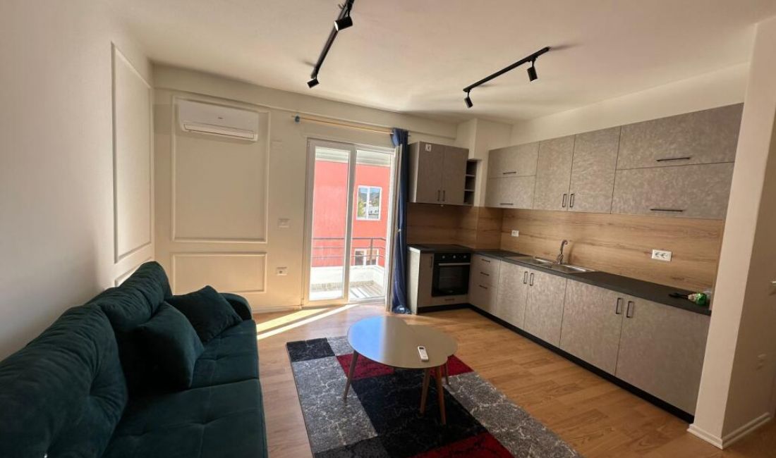 Shtepi me qera Apartament ne Tirane, 1+1, Mobilimi E mobiluar, Pagesa 550  Euro.