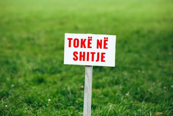 Truall ose Toke ne Tirane - 400,000 Euro