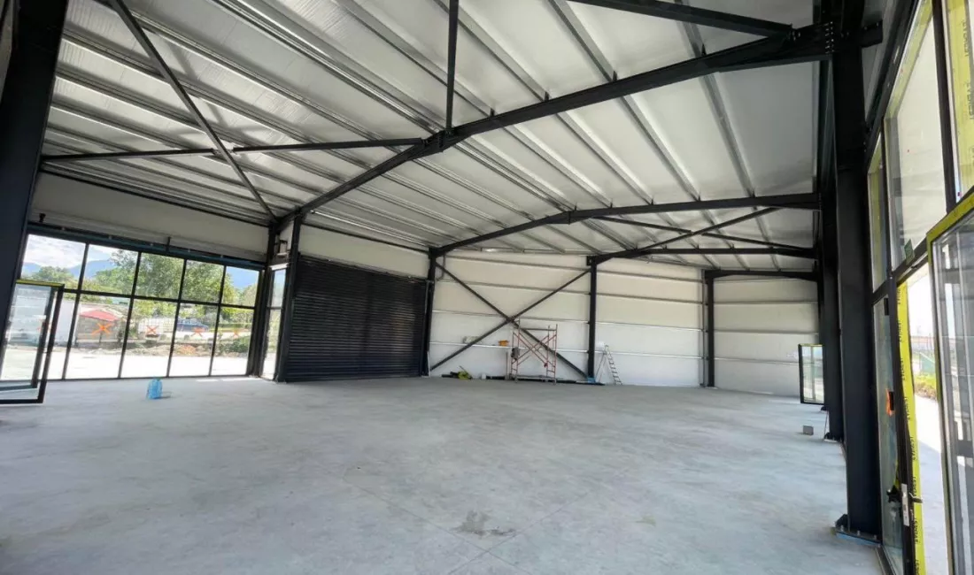 🏭 Kapanon me Qira ne Zall Herr, prane repartit ushtarak