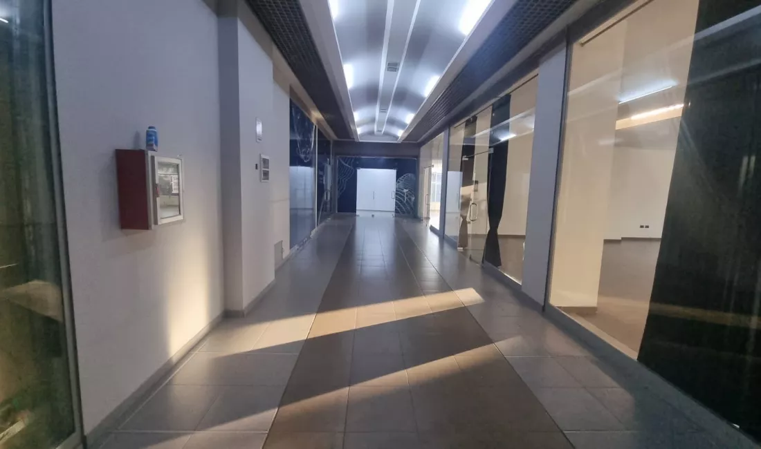 🏢 Jepet Ambient Biznesi me Qira te Rruga Xhanfize Keko