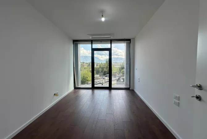 Business Property for Rent 3+1 in Tirana - 1,300 Euro