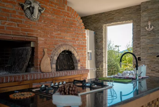 Shtepi ne shitje Vila Luksoze ne Tirane, 5+1, Mobilimi E mobiluar, Pagesa 1,500,000  Euro.