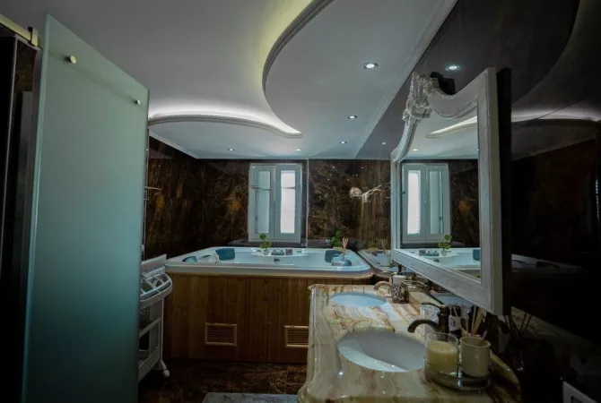 Shtepi ne shitje Vila Luksoze ne Tirane, 5+1, Mobilimi E mobiluar, Pagesa 1,500,000  Euro.