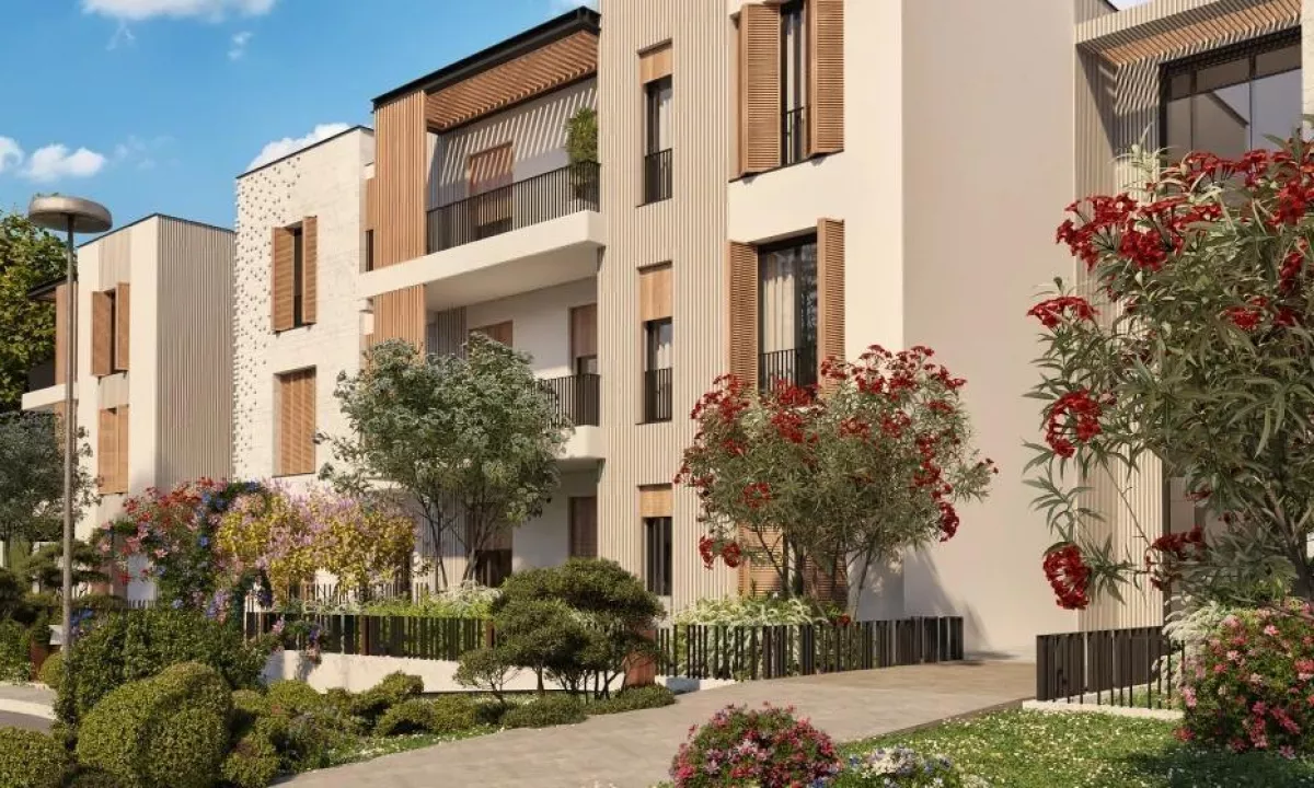 Shtepi ne shitje Duplex(shtepi me 2 kate) ne Tirane, 2+1, Mobilimi Bosh, pa mobiluar, Pagesa 350,000  Euro.