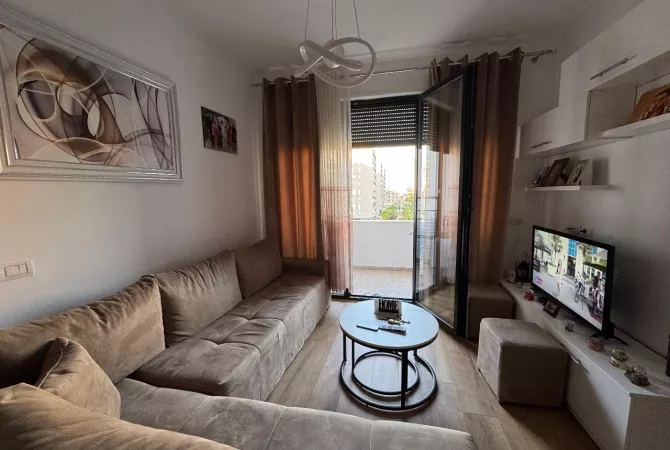 Shtepi ne shitje 2+1 ne Tirane - 160,000 Euro