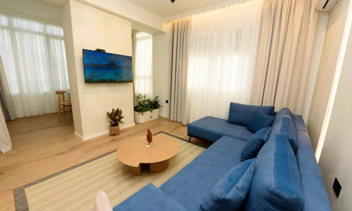 Shtepi ne shitje Apartament ne Vlore, 2+1, Mobilimi E mobiluar, Pagesa 365,000  Euro.