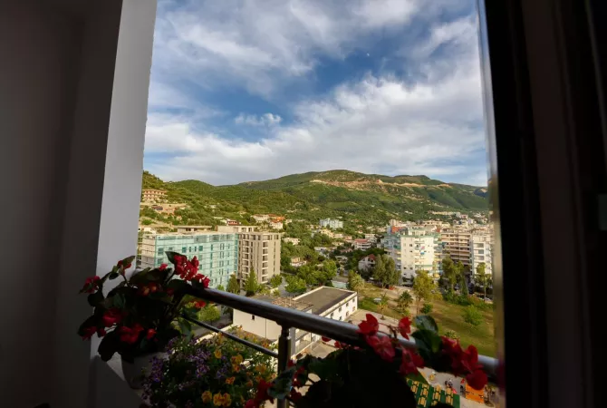 Shtepi ne shitje Apartament ne Vlore, 2+1, Mobilimi E mobiluar, Pagesa 365,000  Euro.
