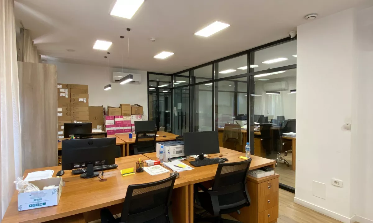 📢Jepet Zyre me Qira ne Qender prane Bulevardit Zogu i Pare!