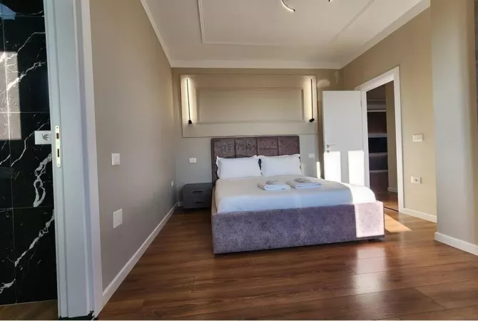 Shtepi ne shitje Apartament ne Tirane, 2+1, Mobilimi E mobiluar, Pagesa 320,000  Euro.