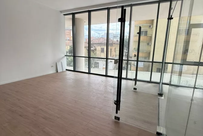Business Property for Rent 3+1 in Tirana - 1,000 Euro
