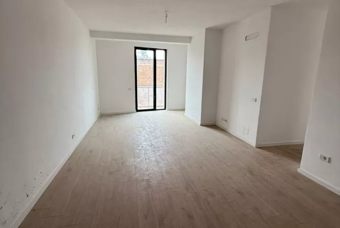 Business Property for Rent 3+1 in Tirana - 1,500 Euro