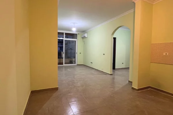 Shtepi ne shitje Apartament ne Tirane, 2+1, Mobilimi Bosh, pa mobiluar, Pagesa 122,000  Euro.