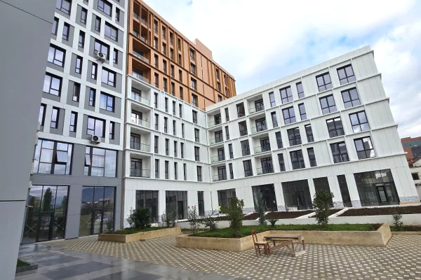 Shtepi ne shitje Apartament ne Tirane, 2+1, Mobilimi Bosh, pa mobiluar, Pagesa 212,200  Euro.