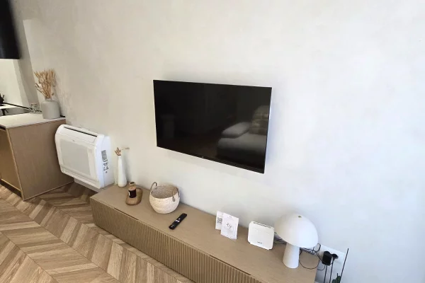 Shtepi ne shitje Apartament ne Tirane, 1+1, Mobilimi E mobiluar, Pagesa 220,000  Euro.