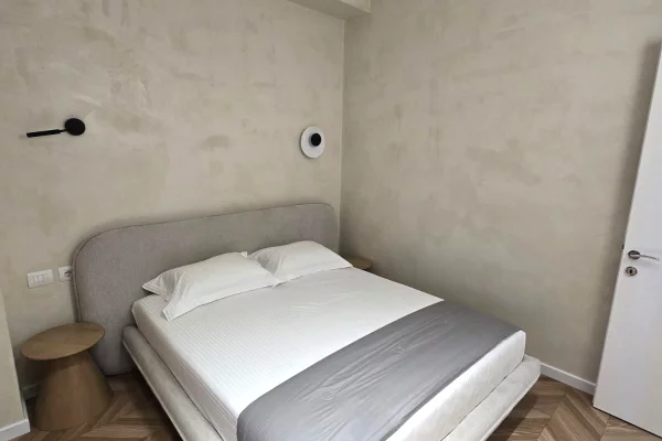 Shtepi ne shitje Apartament ne Tirane, 1+1, Mobilimi E mobiluar, Pagesa 220,000  Euro.