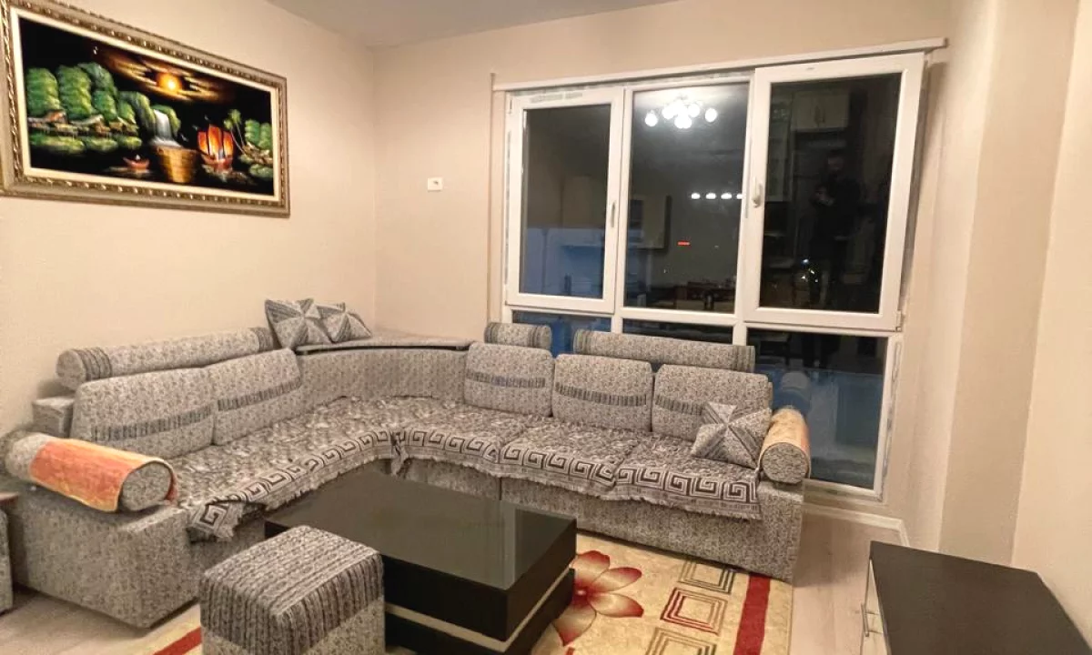 Shtepi ne shitje Apartament ne Tirane, 3+1, Mobilimi E mobiluar, Pagesa 155,000  Euro.