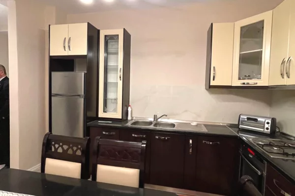 Shtepi ne shitje Apartament ne Tirane, 3+1, Mobilimi E mobiluar, Pagesa 155,000  Euro.