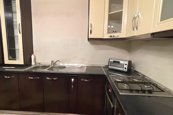 Shtepi ne shitje Apartament ne Tirane, 3+1, Mobilimi E mobiluar, Pagesa 155,000  Euro.