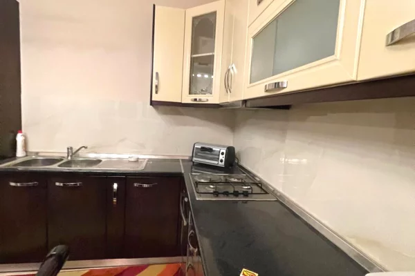 Shtepi ne shitje Apartament ne Tirane, 3+1, Mobilimi E mobiluar, Pagesa 155,000  Euro.