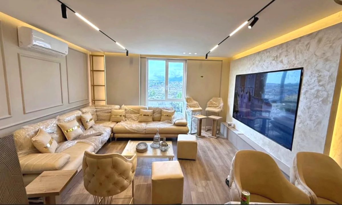 Shtepi ne shitje Apartament ne Tirane, 2+1, Mobilimi E mobiluar, Pagesa 25,300,000  Leke.