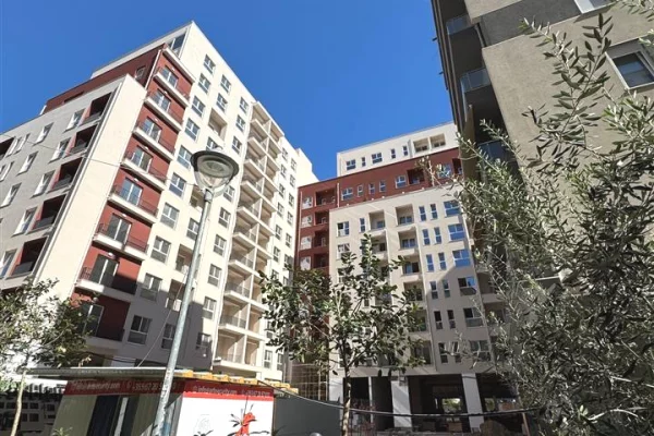 Shtepi ne shitje Apartament ne Tirane, 1+1, Mobilimi Bosh, pa mobiluar, Pagesa 100,000  Euro.