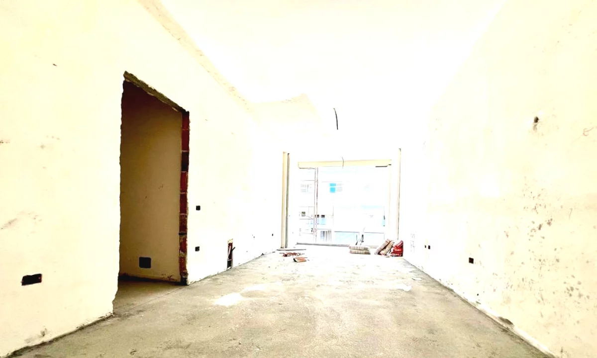 Shtepi ne shitje Apartament ne Tirane, 3+1, Mobilimi Bosh, pa mobiluar, Pagesa 429,600  Euro.