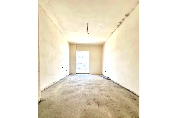 Shtepi ne shitje Apartament ne Tirane, 3+1, Mobilimi Bosh, pa mobiluar, Pagesa 429,600  Euro.