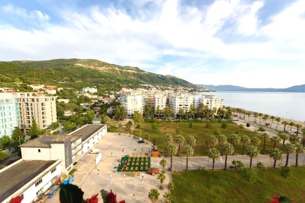 Shtepi ne shitje Apartament ne Vlore, 2+1, Mobilimi E mobiluar, Pagesa 310,000  Euro.