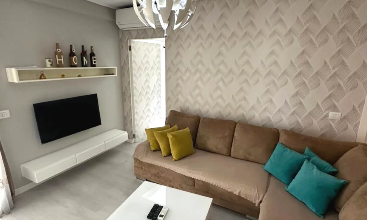 Shtepi ne shitje Apartament ne Tirane, 2+1, Mobilimi E mobiluar, Pagesa 150,000  Euro.