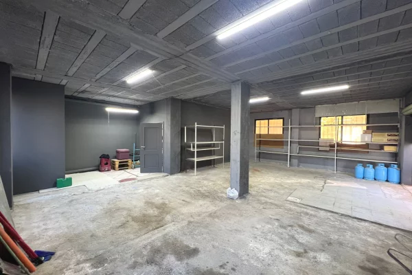 Business Property for Rent 4+1 in Tirana - 750 Euro