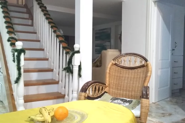 Shtepi ne shitje Duplex(shtepi me 2 kate) ne Durres, 3+1, Mobilimi E mobiluar, Pagesa 135,000  Euro.