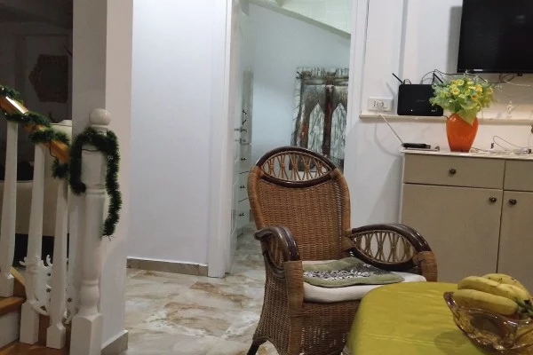 Shtepi ne shitje Duplex(shtepi me 2 kate) ne Durres, 3+1, Mobilimi E mobiluar, Pagesa 135,000  Euro.
